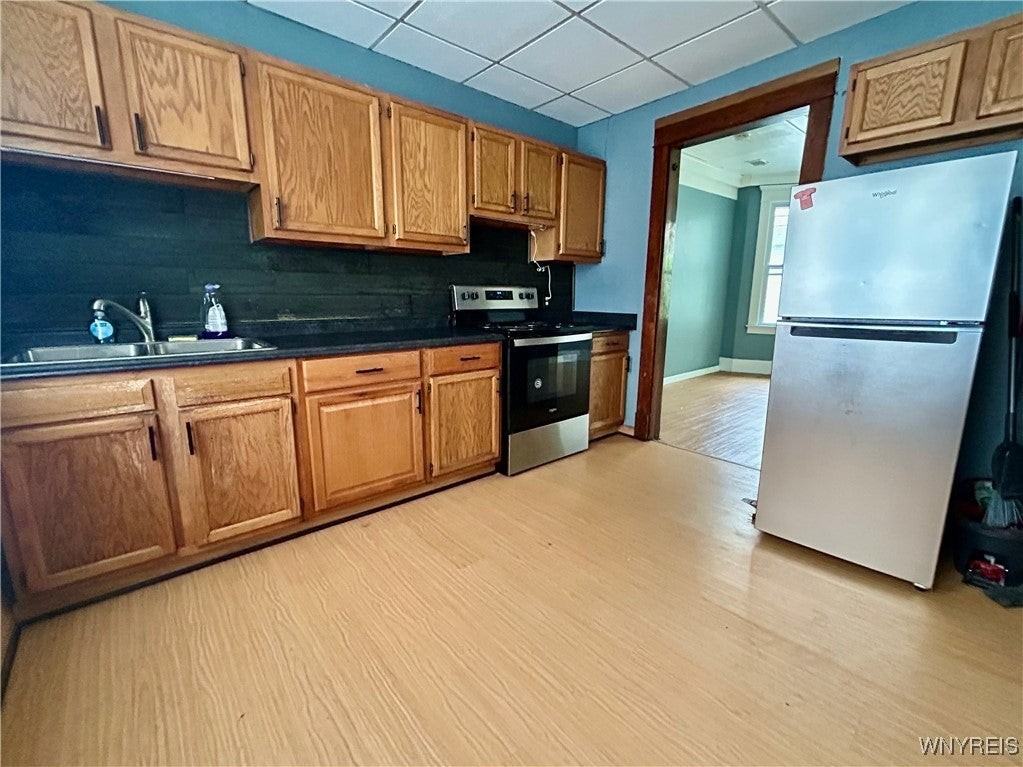 59 Lisbon Ave - Photo 6 of 16