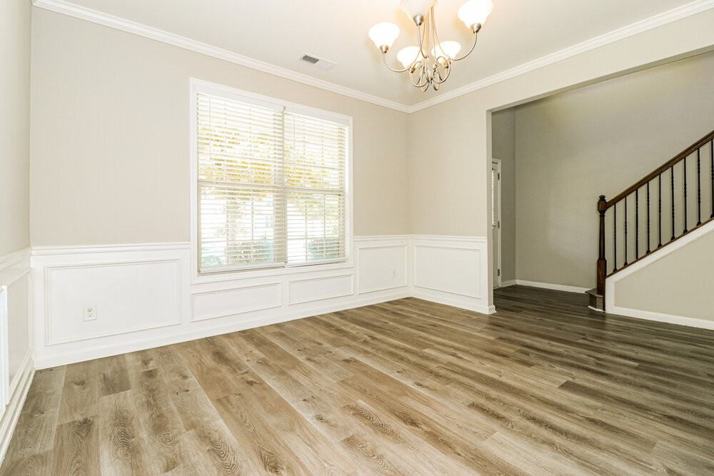 321 Moorland Ct - Photo 6 of 17