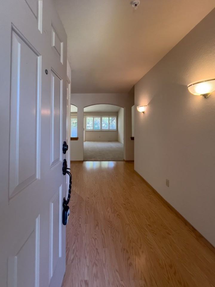 2467 Wine Country Ave - Photo 2 of 24