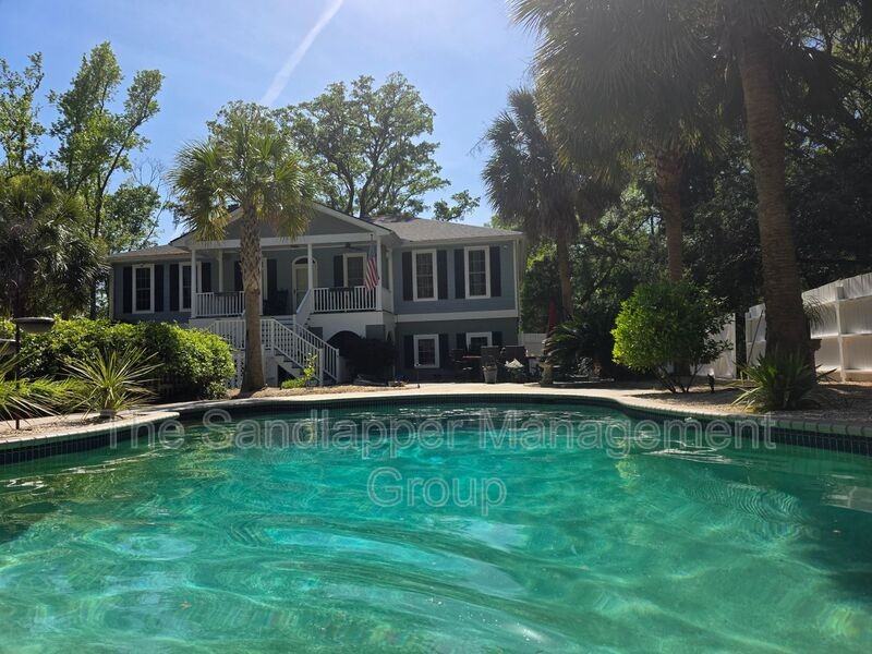 588 Main Rd - Photo 2 of 50