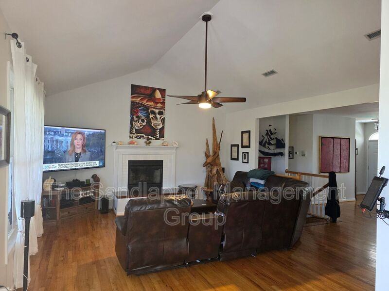 588 Main Rd - Photo 6 of 50