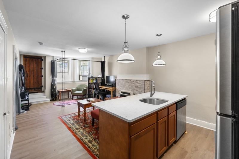 1107 E Genesee St - Photo 2 of 6