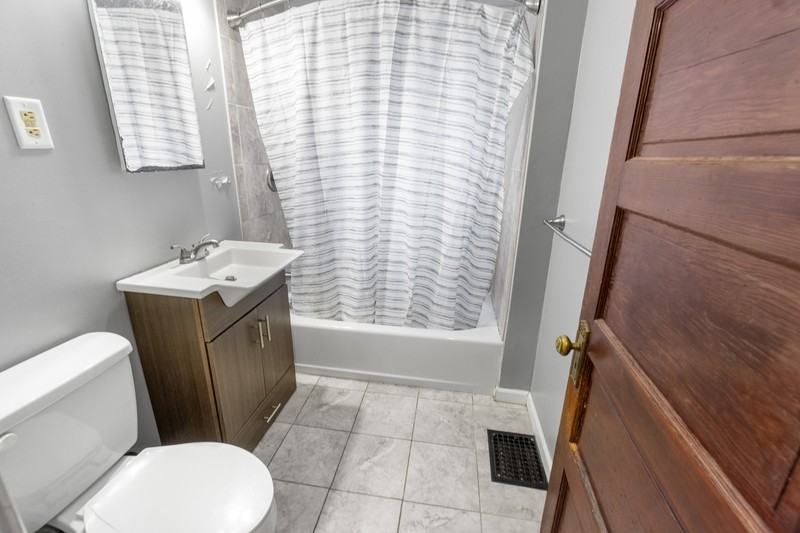 247 Roosevelt Ave - Photo 3 of 10