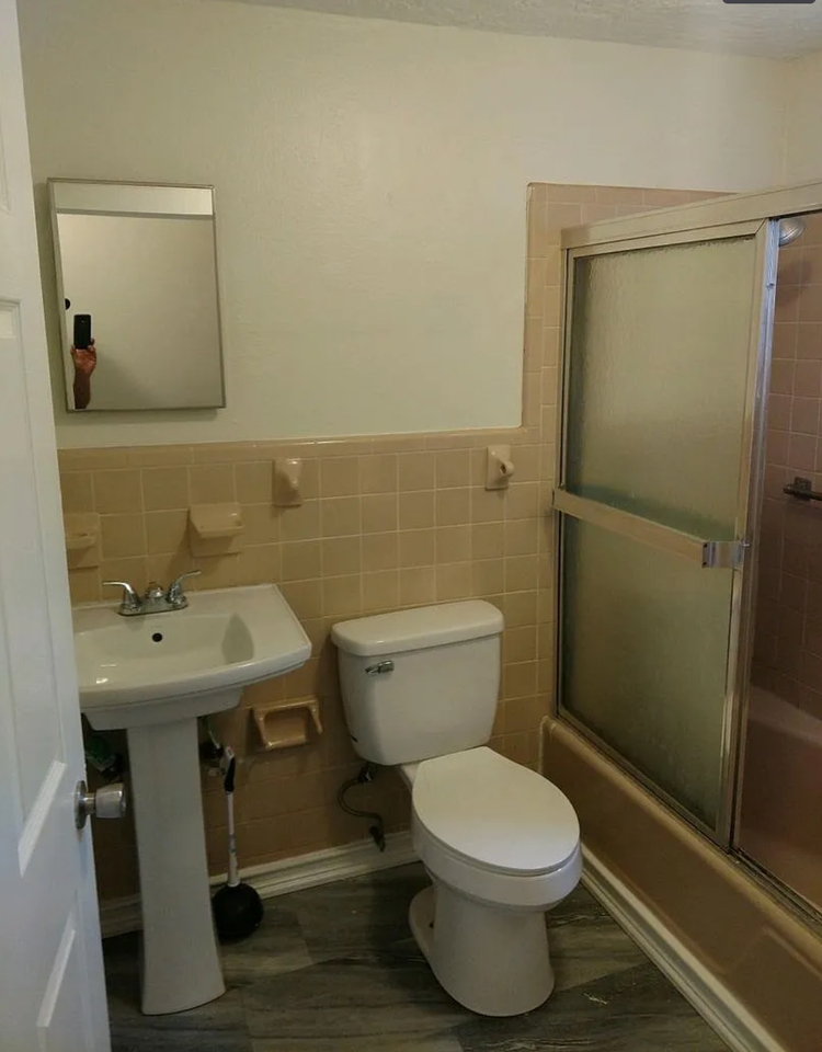 243 E Fairview St - Photo 2 of 11