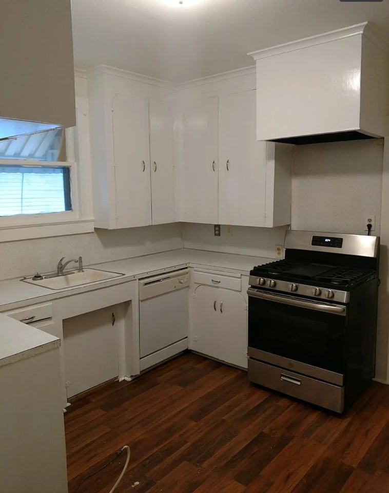 243 E Fairview St - Photo 3 of 11