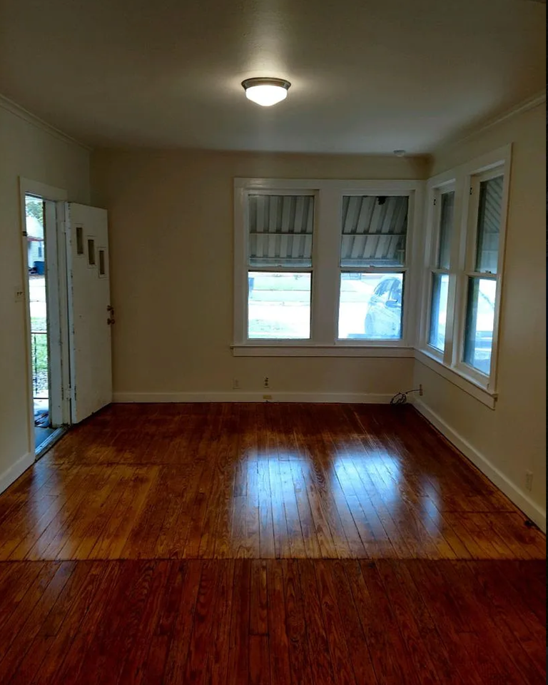 243 E Fairview St - Photo 4 of 11