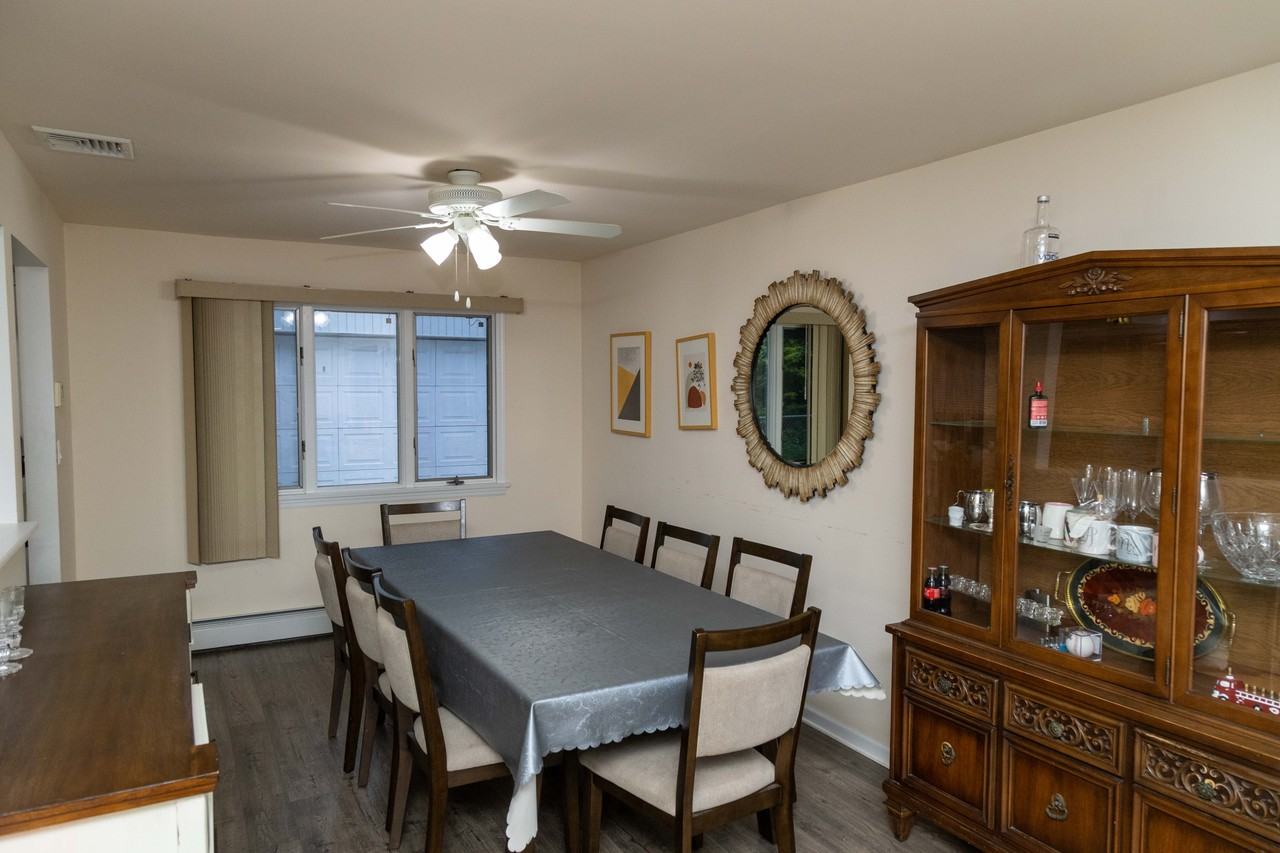 543 Bayview Ave #1 - Photo 3 of 17