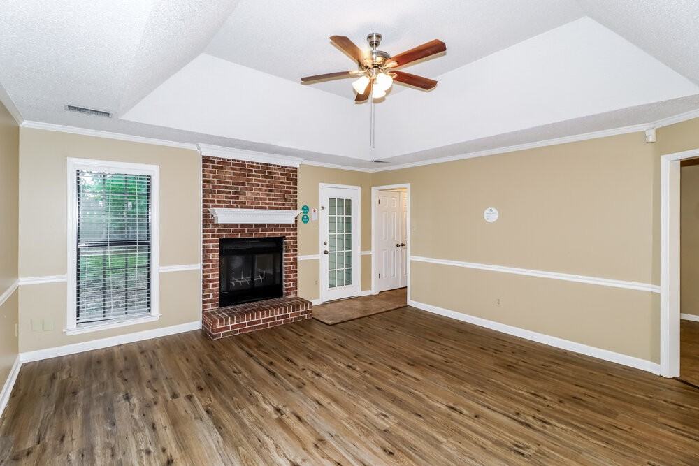 5711 Redford Ave - Photo 5 of 16