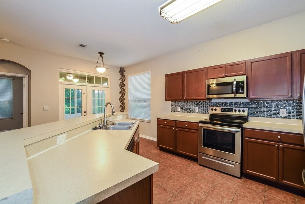 1605 Golfside Village Ct - Photo 5 of 16