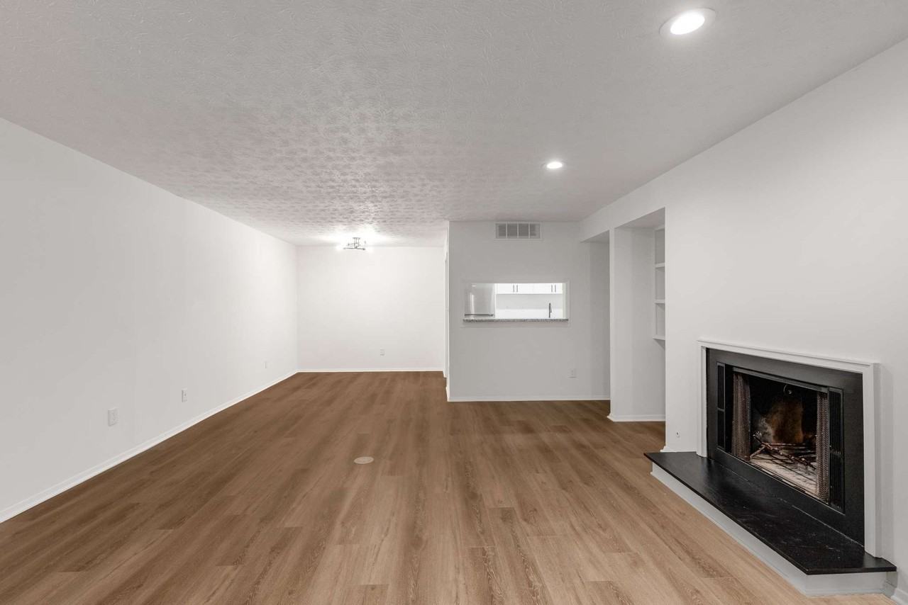 1017 Dunbar Drive - Photo 3 of 33