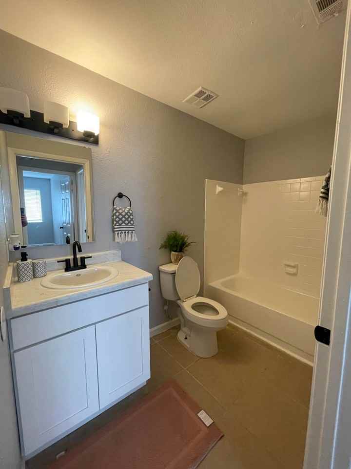 1380 Ocala Road #E1 - Photo 6 of 10