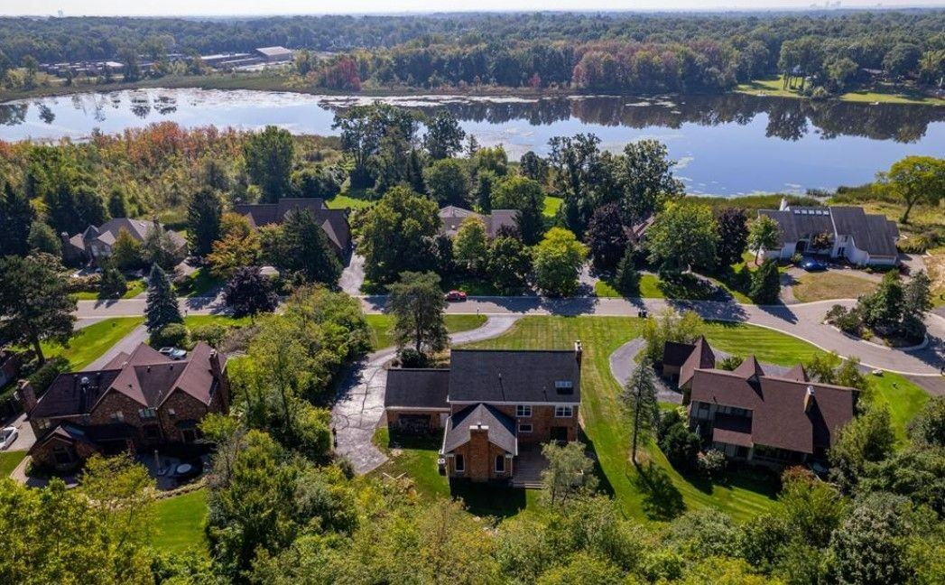 3250 Chestnut Run Dr - Photo 3 of 19