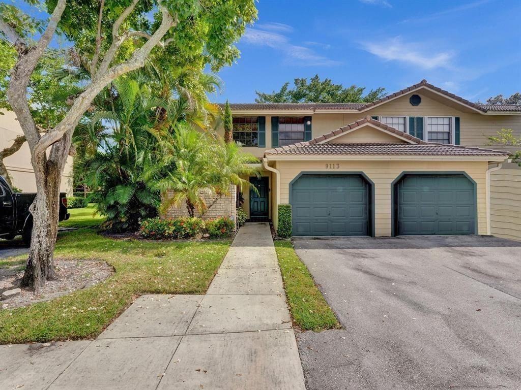 9113 Vineyard Lake Dr - Photo 2 of 10