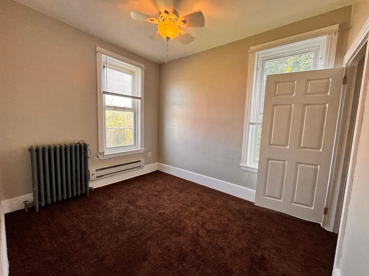 4924-26 Parrish St - Photo 5 of 12