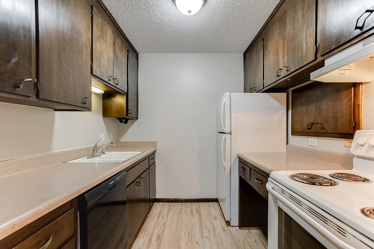 Caravelle Apartments | St. Anthony - Photo 4 of 50