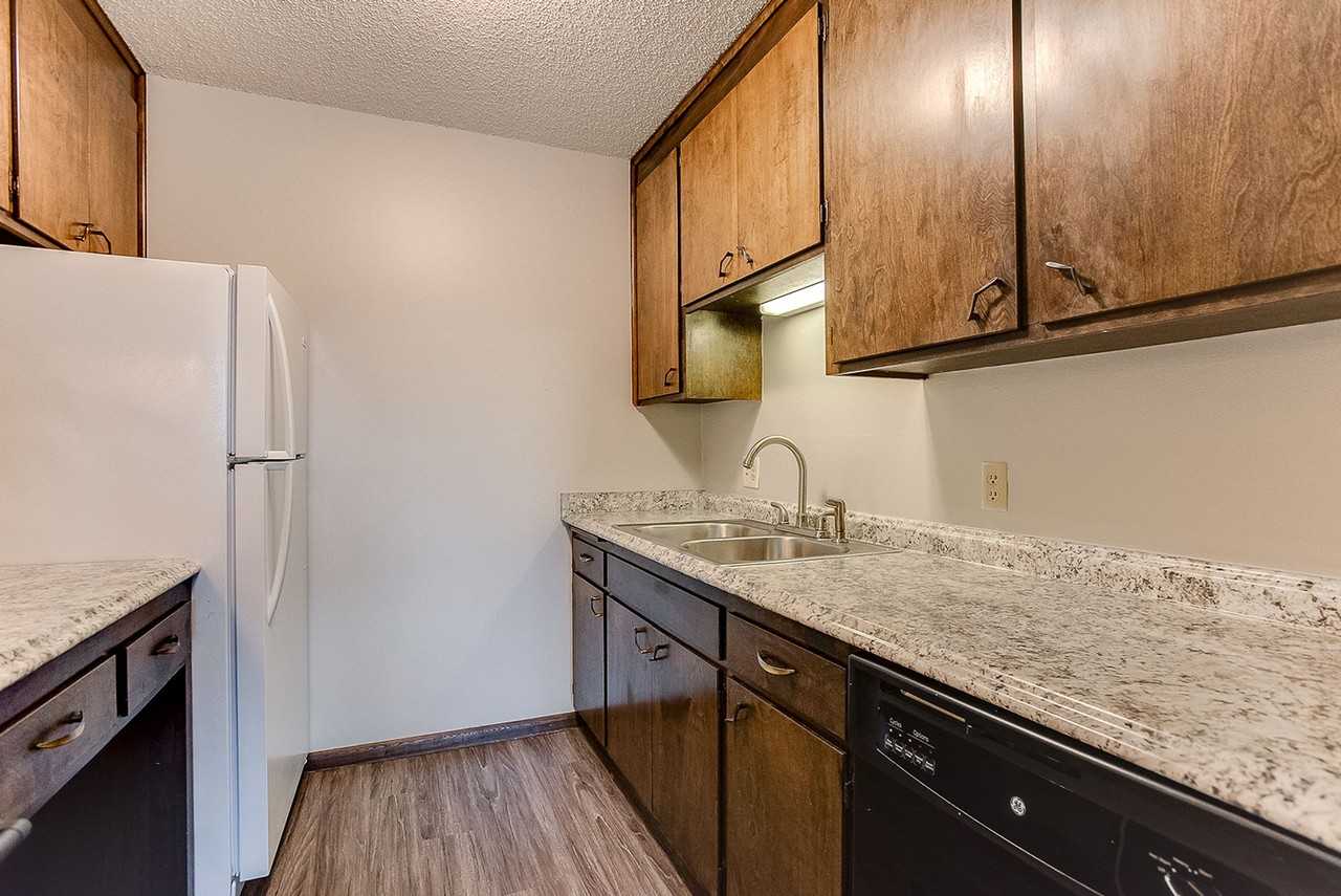 Caravelle Apartments | St. Anthony - Photo 3 of 50