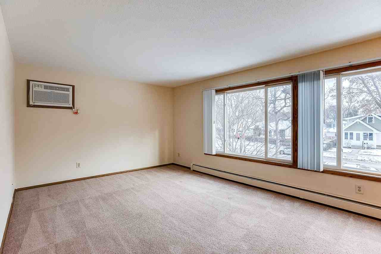 4052 Minnehaha Apartments - Photo 3 of 20