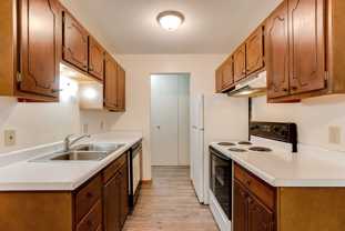 Cambridge Court Apartments - Photo 1 of 1