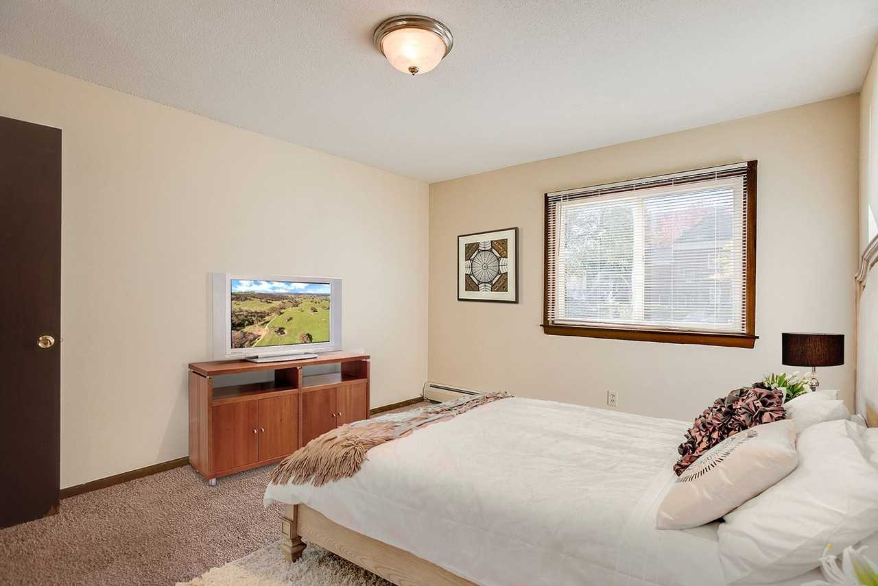 2017 Pillsbury Apartments - Photo 3 of 16