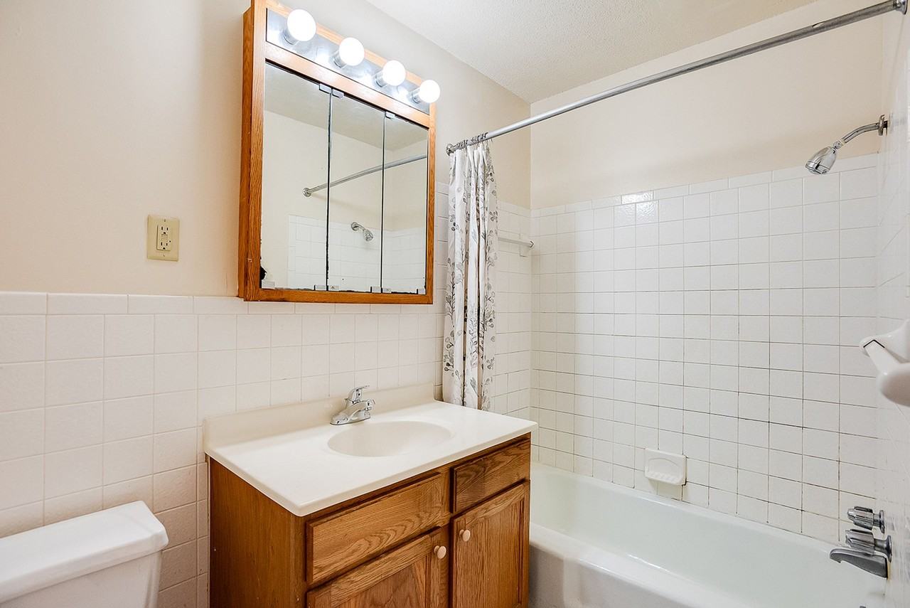 2017 Pillsbury Apartments - Photo 4 of 16