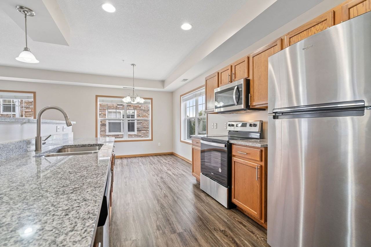 Regency Hill Apartments - Photo 3 of 38