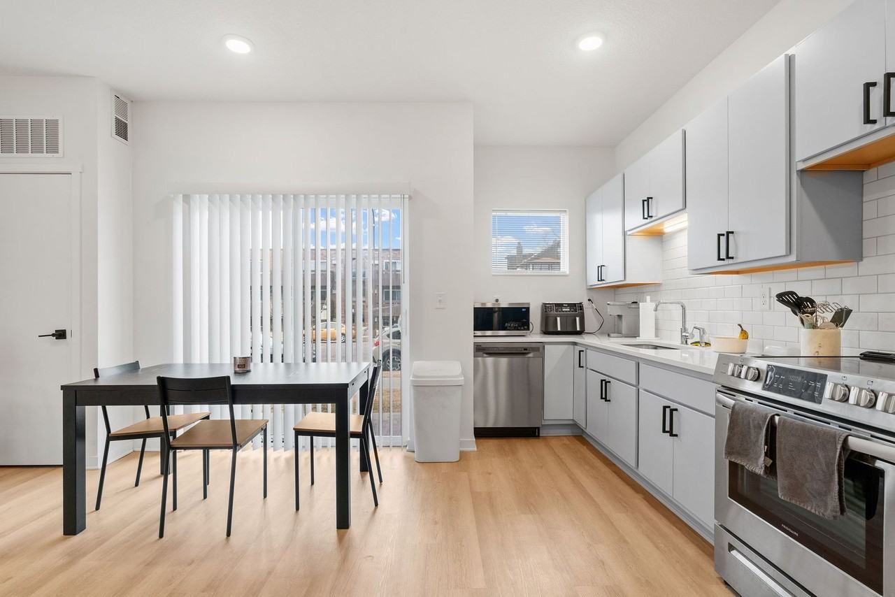 The Quinn | Modern Apartments on Historic Grand Ave - Photo 6 of 50