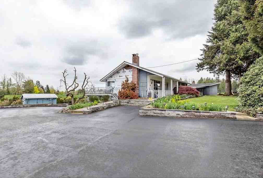 29872 Townshipline Rd - Photo 2 of 36