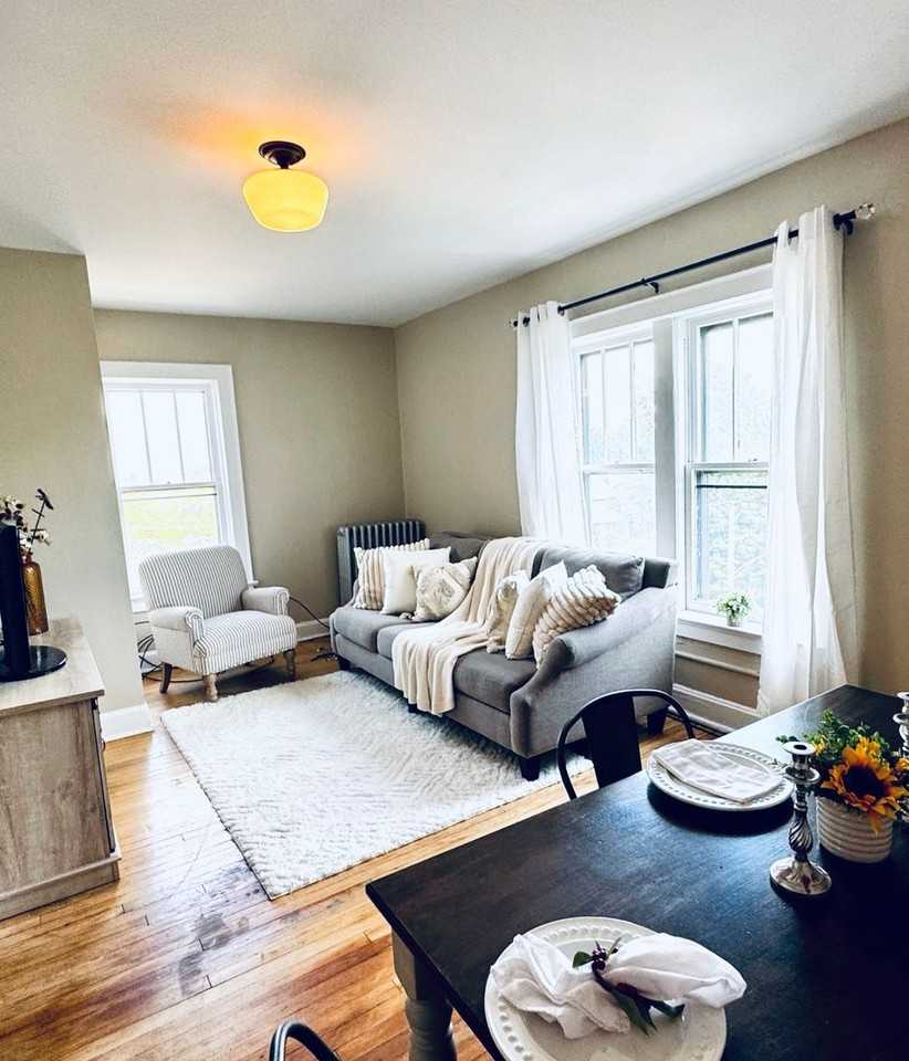 Huntley - Photo 2 of 22