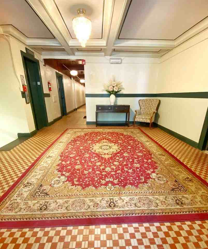 Huntley - Photo 4 of 22