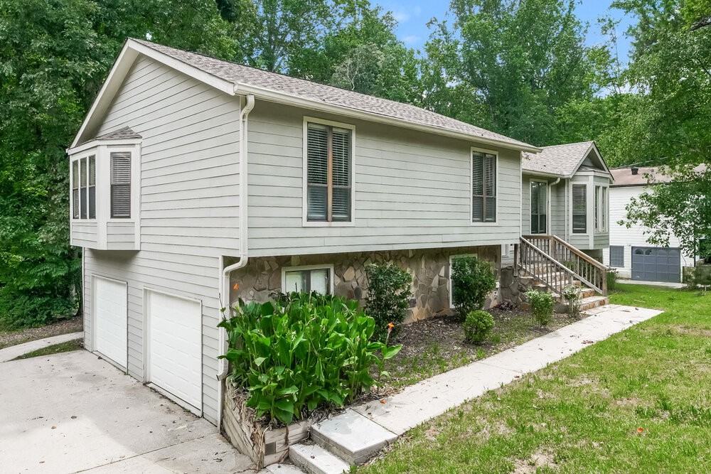 1640 Clearstone Dr - Photo 4 of 17
