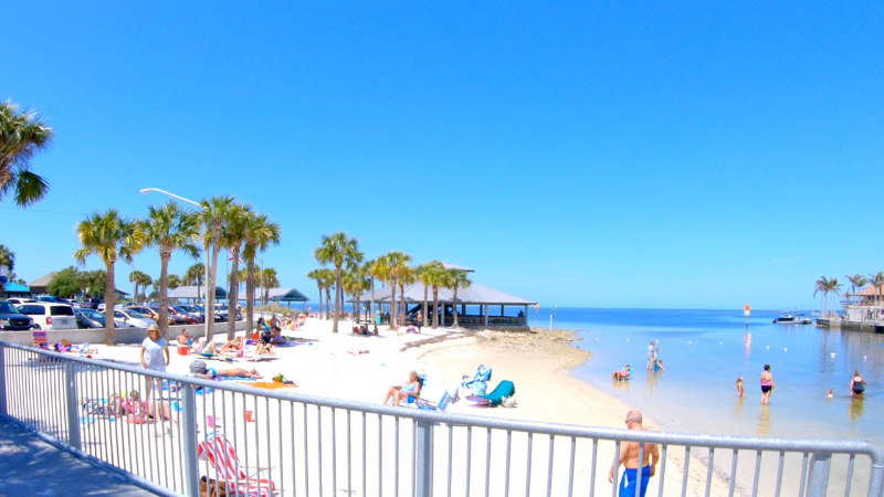 6423 Harbor Dr - Photo 3 of 19