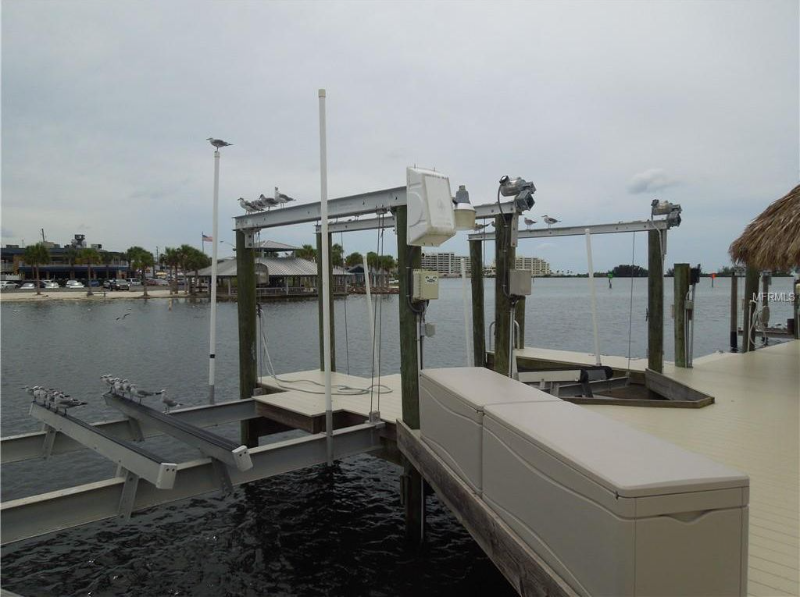 6423 Harbor Dr - Photo 5 of 19