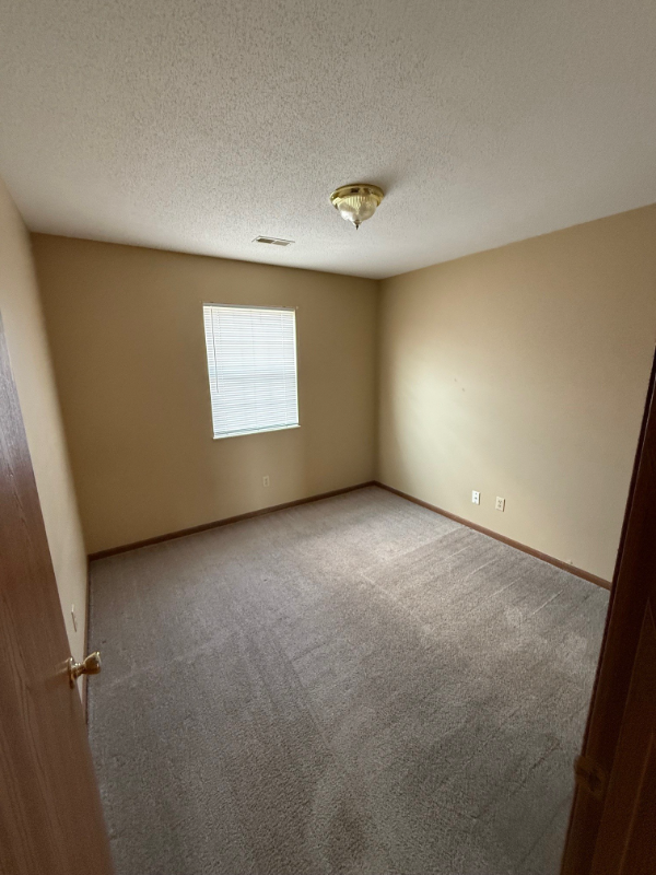 801 Brittany Ct - Photo 7 of 11