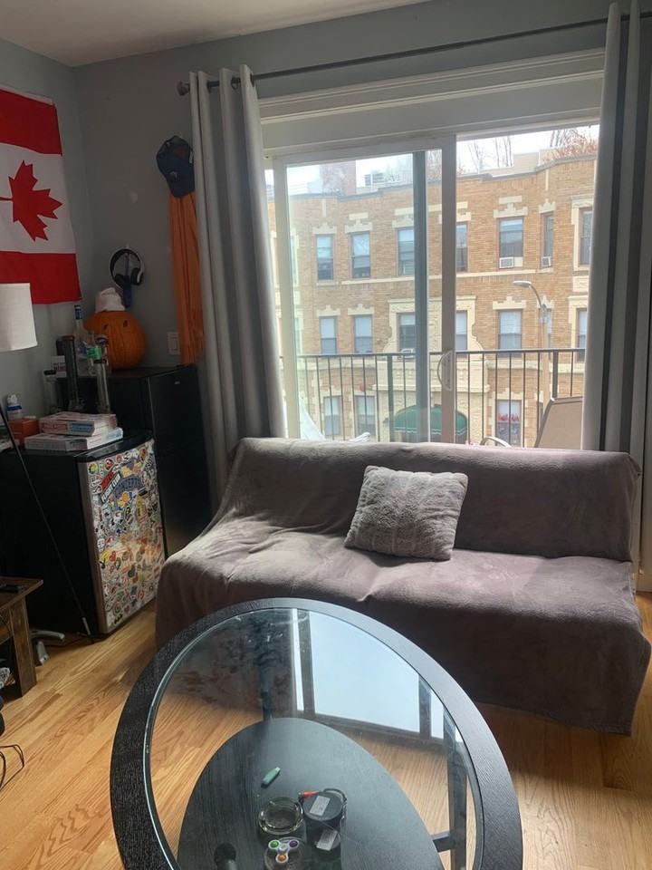 186 Kelton St - Photo 4 of 21