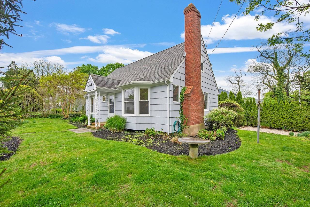 1375 3rd St - Photo 2 of 17