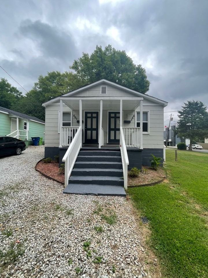 663 Coleman St - Photo 2 of 12