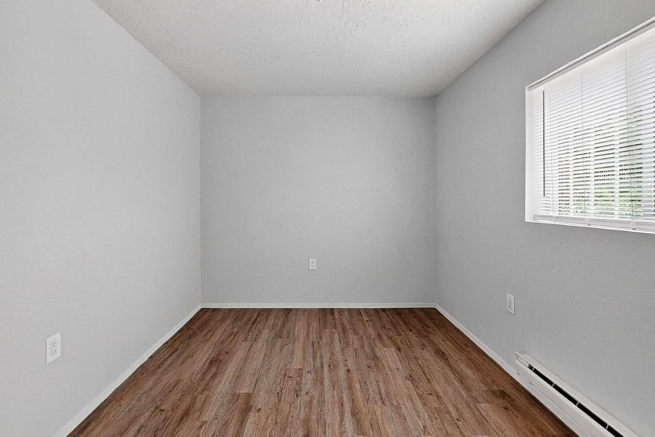 5817 Central Avenue NW - Photo 5 of 33
