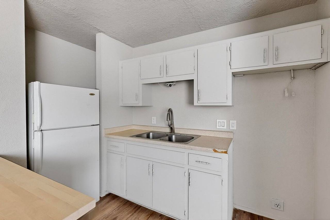 5817 Central Avenue NW - Photo 4 of 33