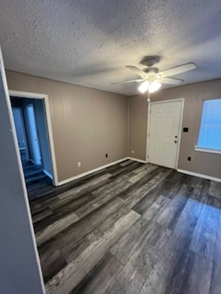 4904 W 19th Ct - Photo 4 of 15