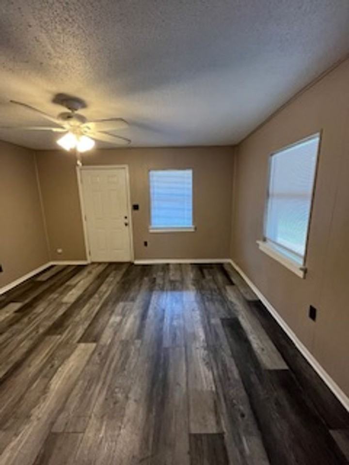 4904 W 19th Ct - Photo 5 of 15