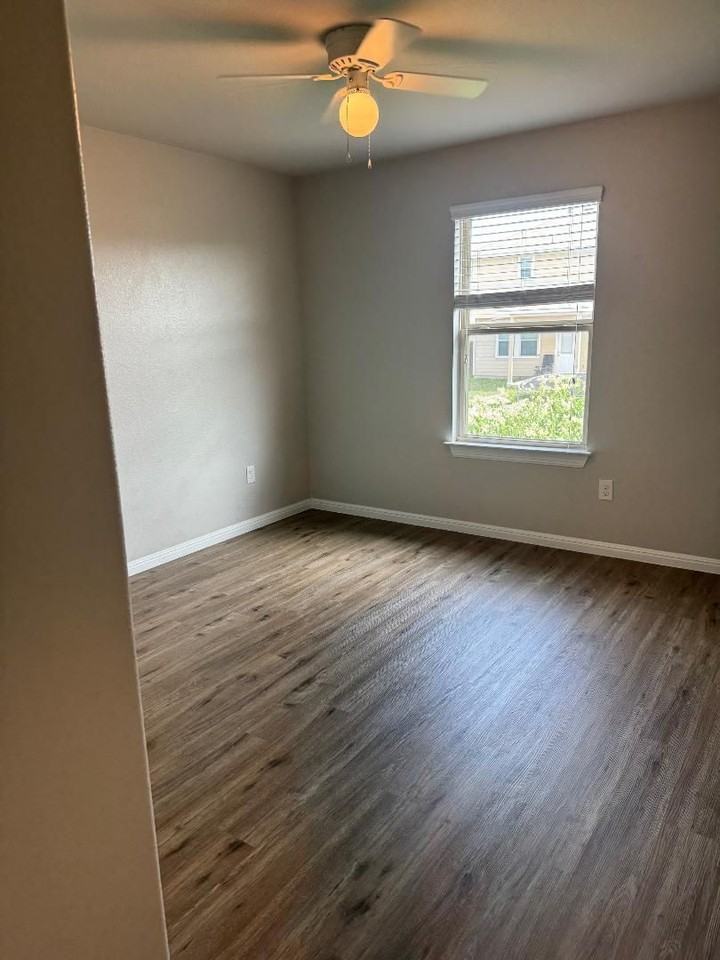232 Triumph Rd - Photo 3 of 28