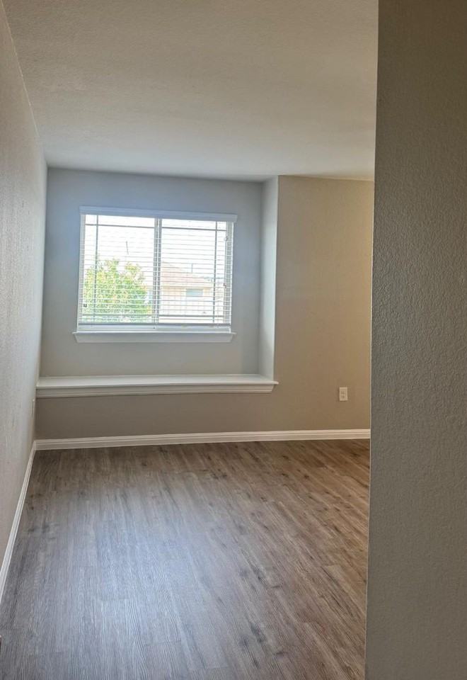 232 Triumph Rd - Photo 5 of 28