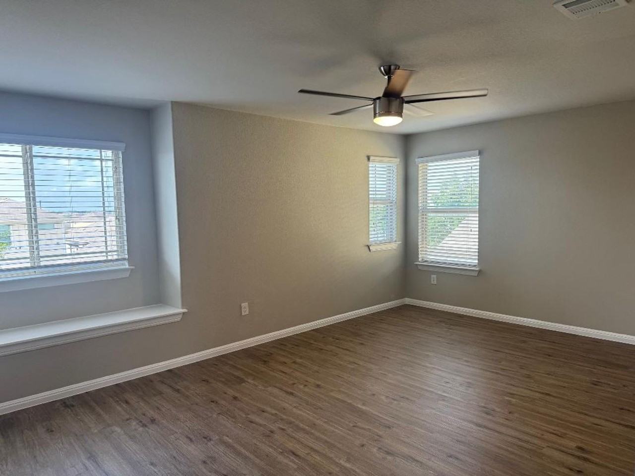 232 Triumph Rd - Photo 6 of 28