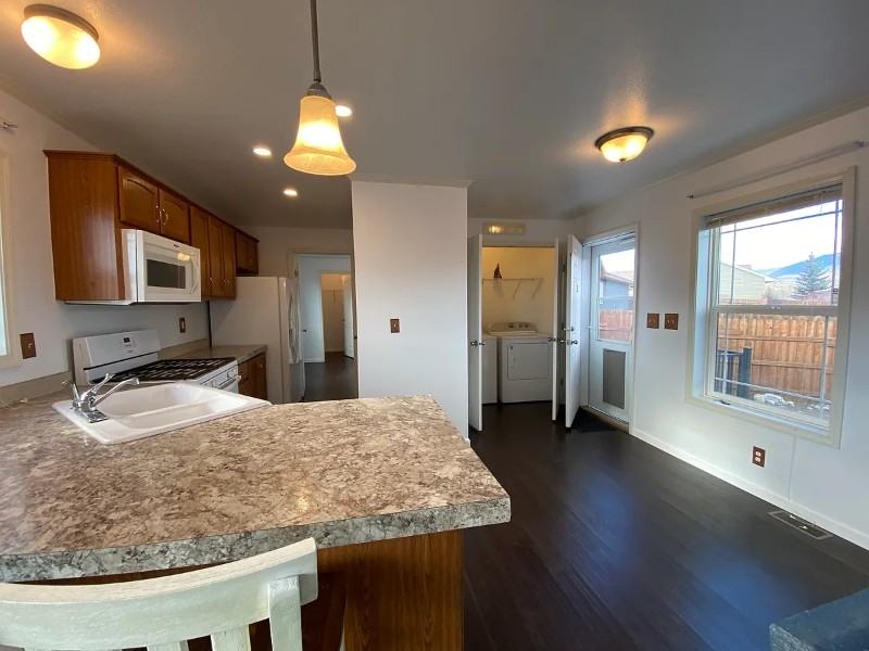 112 Nighthawk Rd - Photo 3 of 11