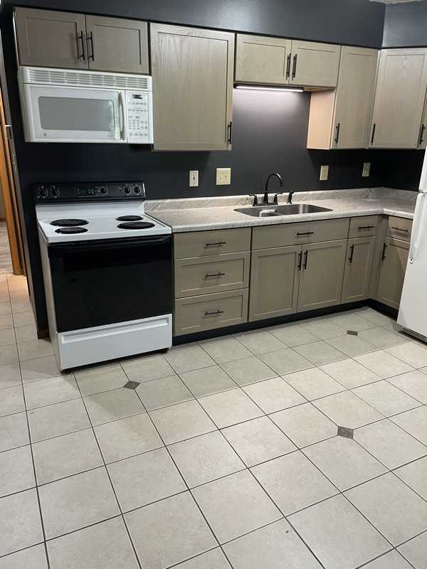 5167 Princeton Glendale Rd - Photo 3 of 12