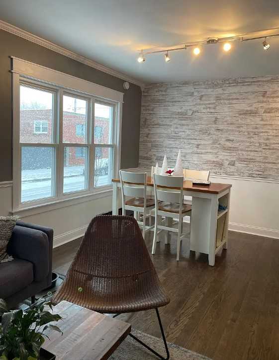 4858 W Gunnison St #1 - Photo 3 of 19