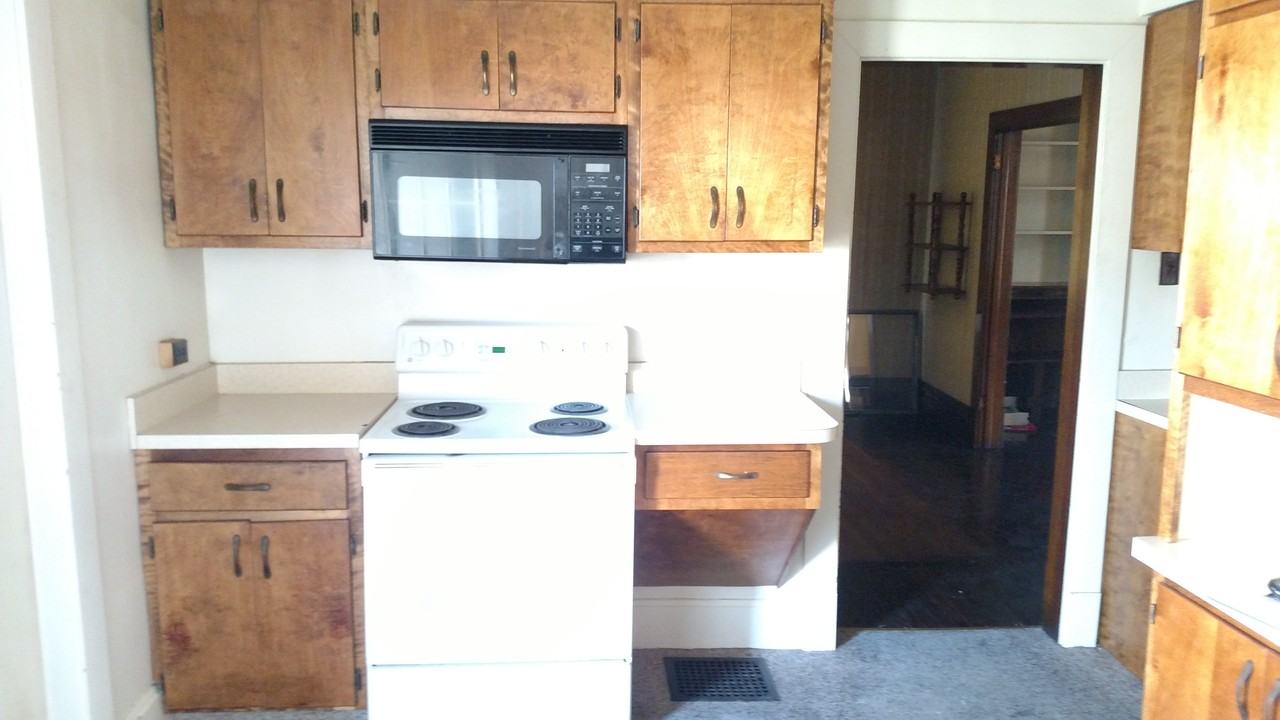 217 Connellsville St #NA - Photo 3 of 6