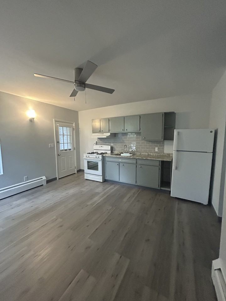 1605 3rd Ave #1 - Photo 2 of 17