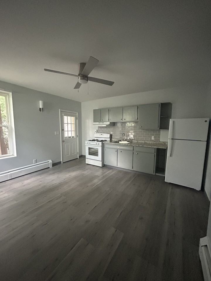 1605 3rd Ave #1 - Photo 3 of 17