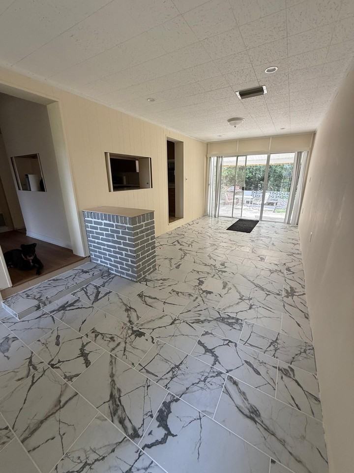 2048 Nw 8th Pl #NA - Photo 2 of 11